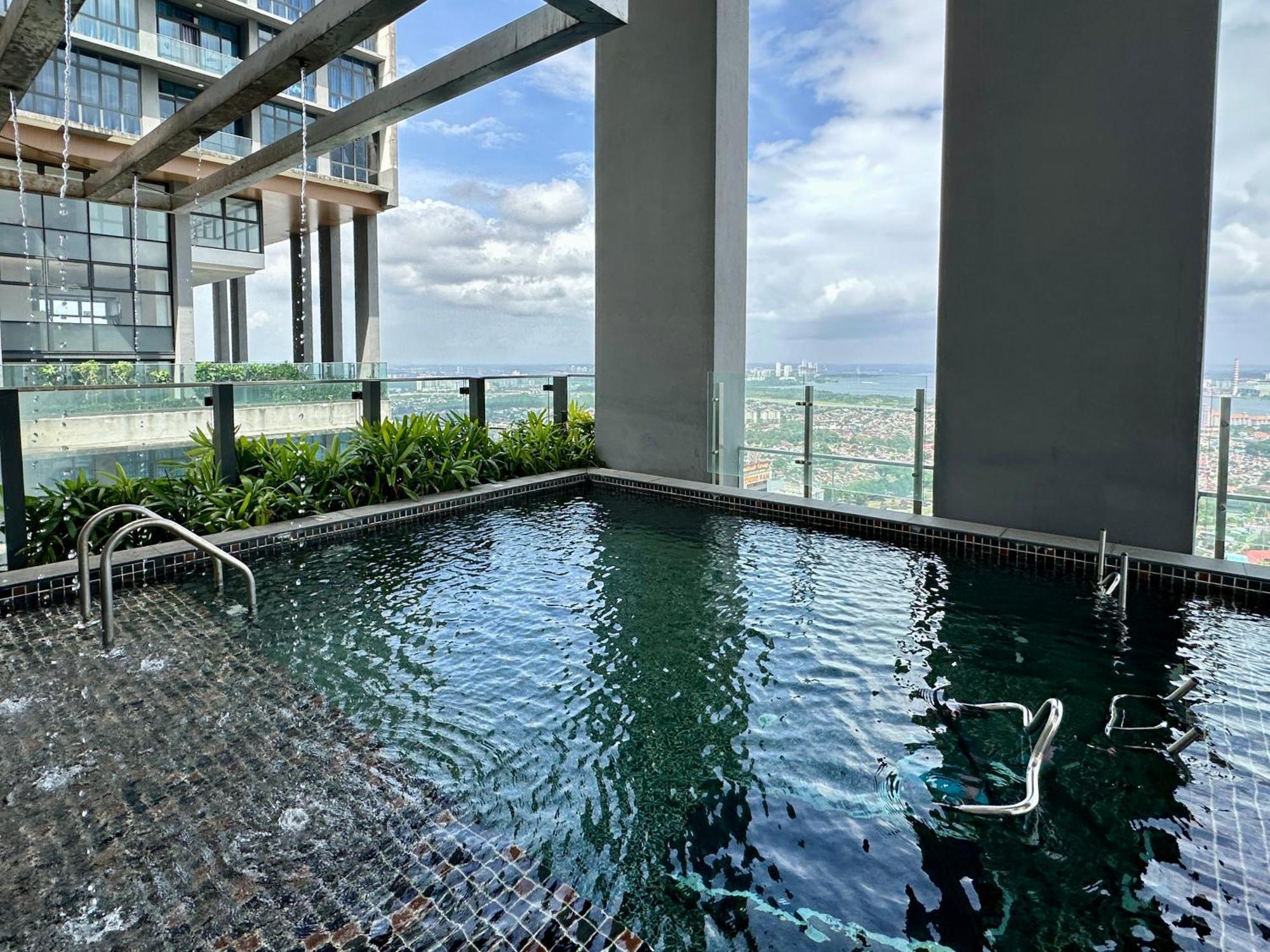 Apartment Sky88 Relax Cityview Near Ciq 2b1b *